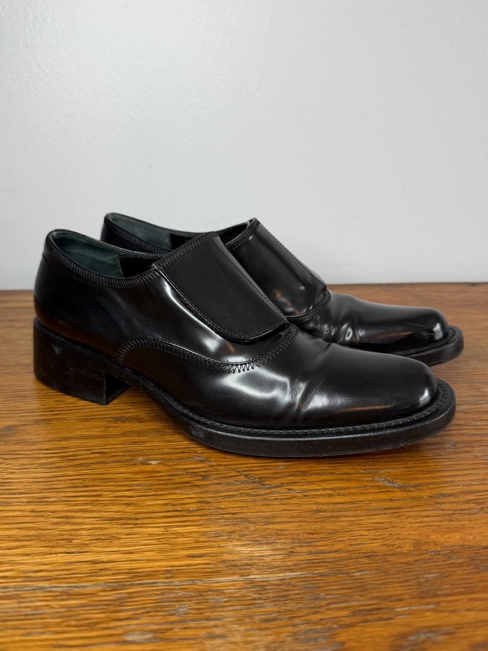 Prada Women’s 35 • Vintage Black Round Toe Leather Loafer.